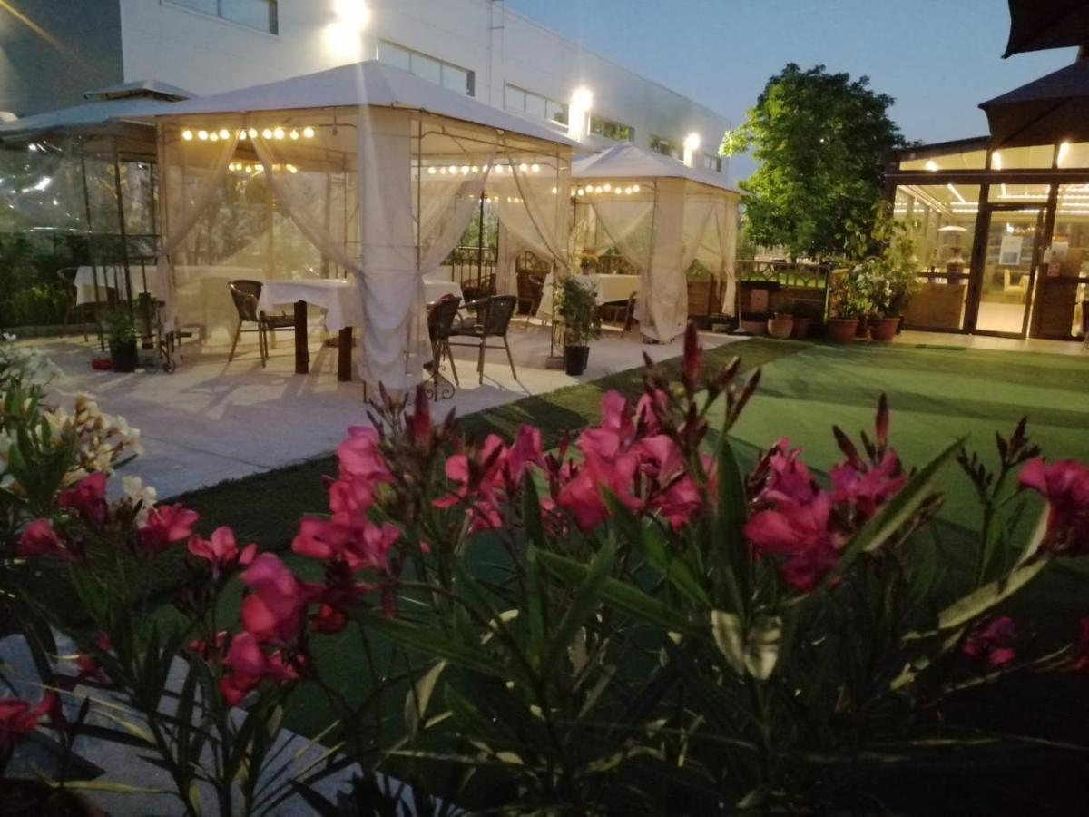 Sultan Mehmet Pensiune & Restaurant Брашов Экстерьер фото